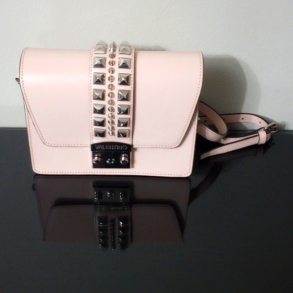 Gorgeous Valentino crossbody bag - Picture 1 of 8